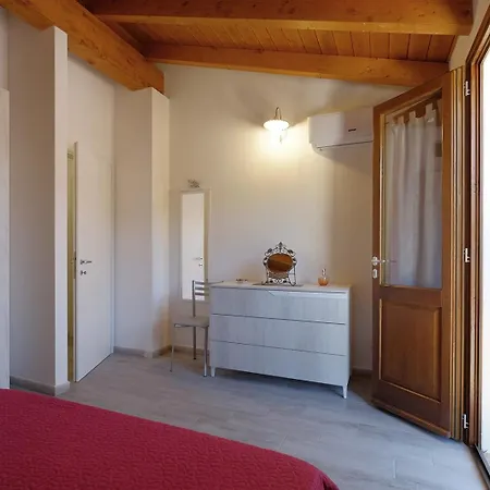 Lägenhet Dimora Rossa - Casa Baronale By Teuladaapartments